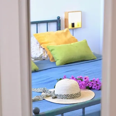 Olive Garden With Hot Tub Prázdninový dům Mirce