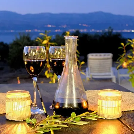 Prázdninový dům Olive Garden With Hot Tub Mirce