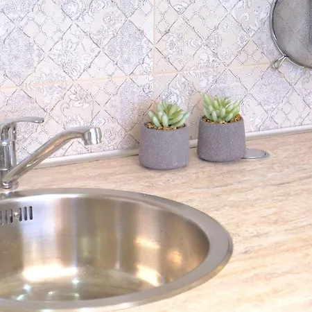 Olive Garden With Hot Tub * Mirce